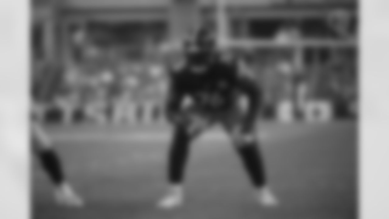 Pittsburgh Steelers offensive lineman Chukwuma Okorafor (76)