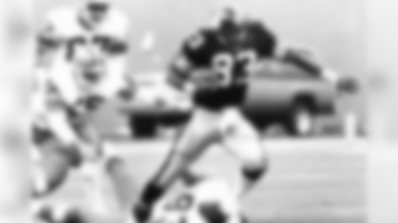 4. Theo Bell (1976, 1978-1980) - 1,259 yards