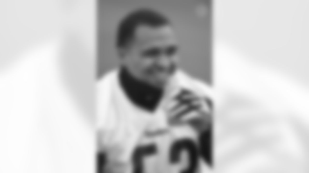 Pittsburgh Steelers center Maurkice Pouncey (53) practices at the UPMC Rooney Sports Complex preparing for a Week 6 matchup against the Cleveland Browns, Friday, Oct. 16, 2020 in Pittsburgh, PA. (Karl Roser / Pittsburgh Steelers)