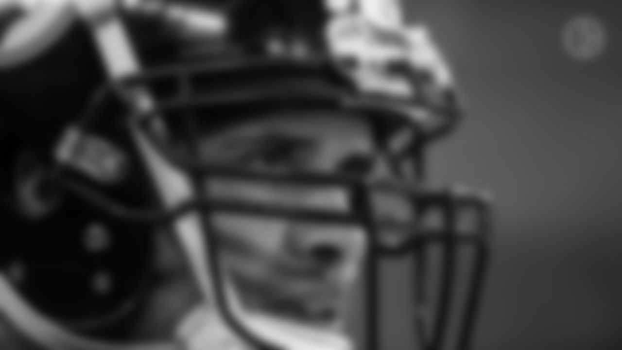 Pittsburgh Steelers center Maurkice Pouncey (53) during a regular season game between the Pittsburgh Steelers and the Dallas Cowboys, Sunday, Nov. 8, 2020 in Dallas, TX. The Steelers defeated the Cowboys 24-19. (Karl Roser / Pittsburgh Steelers)