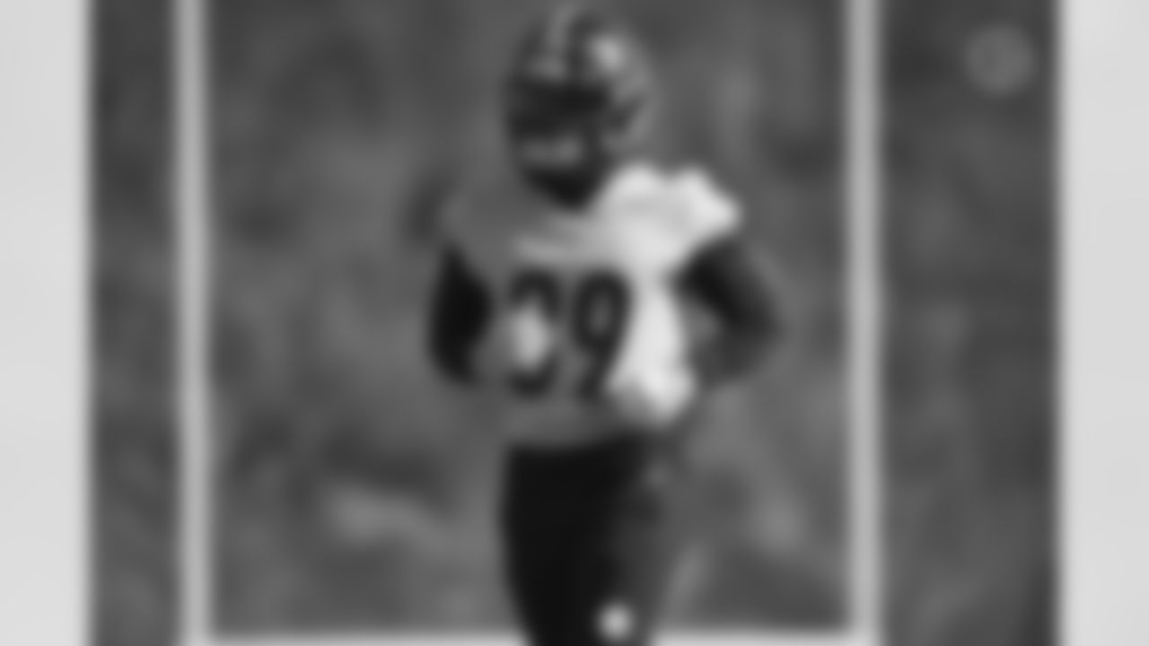 Pittsburgh Steelers safety Minkah Fitzpatrick (39) practices at the UPMC Rooney Sports Complex preparing for a Week 10 matchup against the Cincinnati Bengals, Friday, Nov. 13, 2020 in Pittsburgh, PA. (Caitlyn Epes / Pittsburgh Steelers)