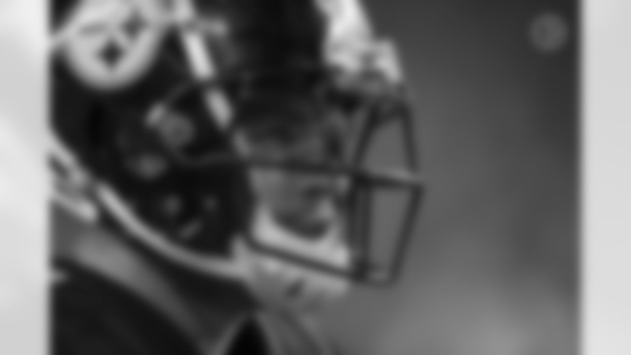 Pittsburgh Steelers linebacker T.J. Watt (90) during a regular season game between the Pittsburgh Steelers and the Seattle Seahawks, Sunday, Oct. 17, 2021 in Pittsburgh, PA. The Steelers beat the Seahawks 23-20 in OT. (Karl Roser / Pittsburgh Steelers)