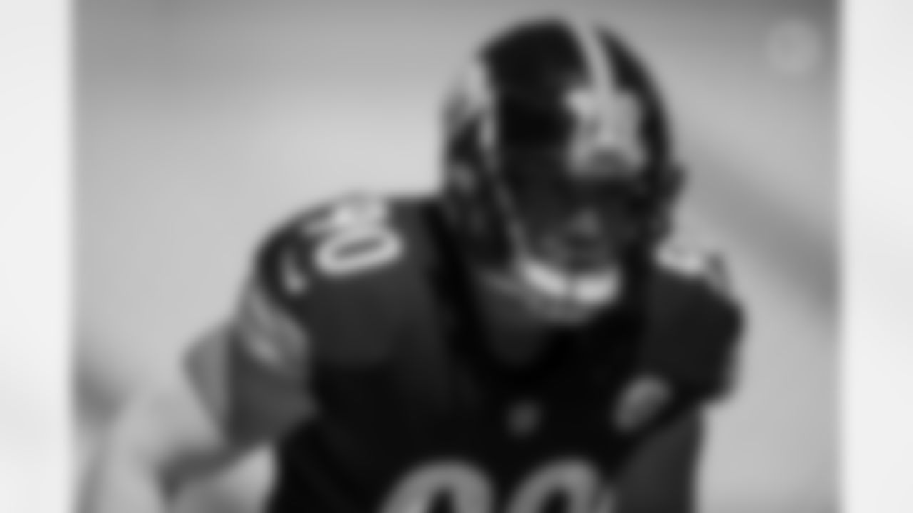 Pittsburgh Steelers linebacker T.J. Watt (90) during a regular season game between the Pittsburgh Steelers and the Denver Broncos, Sunday, Sept. 20, 2020 in Pittsburgh, PA. The Steelers defeated the Broncos 26-21. (Karl Roser / Pittsburgh Steelers)