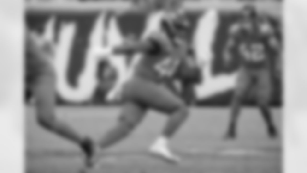 LB Myles Jack
