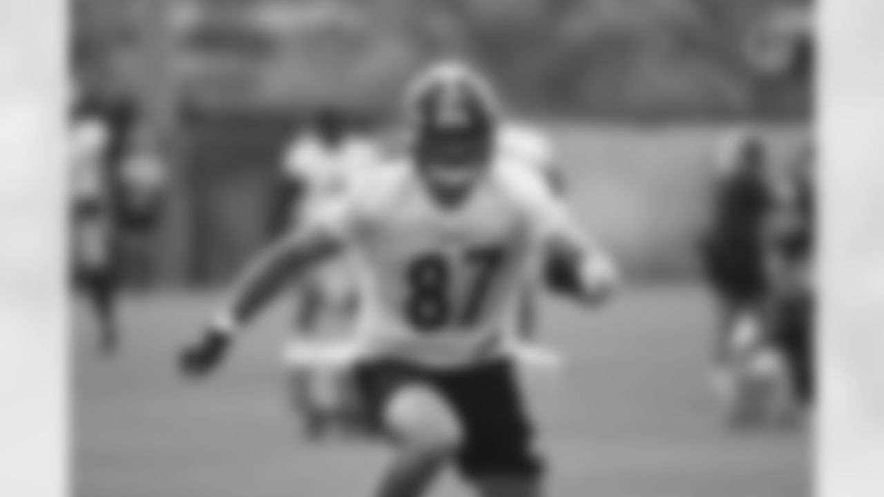 Pittsburgh Steelers tight end Kevin Rader (87) practices at the UPMC Rooney Sports Complex preparing for a Week 1 matchup against the New York Giants, Saturday, Sept. 12, 2020 in Pittsburgh, PA. (Caitlyn Epes / Pittsburgh Steelers)
