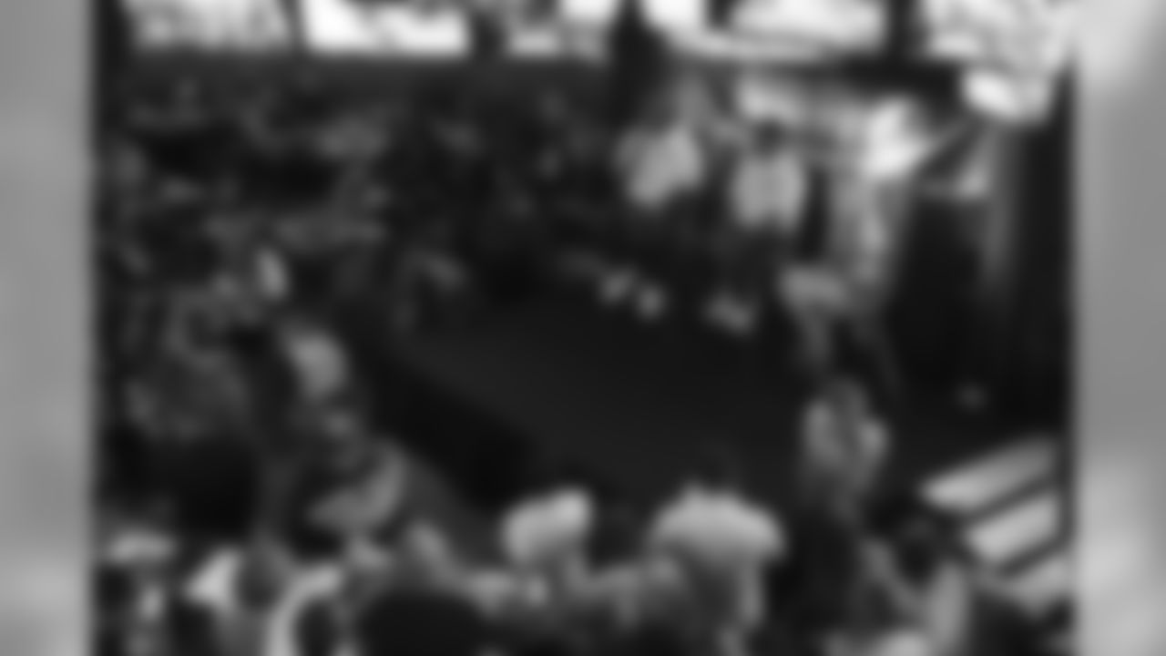 Steelers Nation Unite hosted a Road Warrior block party for fans at Tom's Watch Bar in Los Angeles, which featured appearances by Steelers Legends Dermontti Dawson and Rod Woodson.