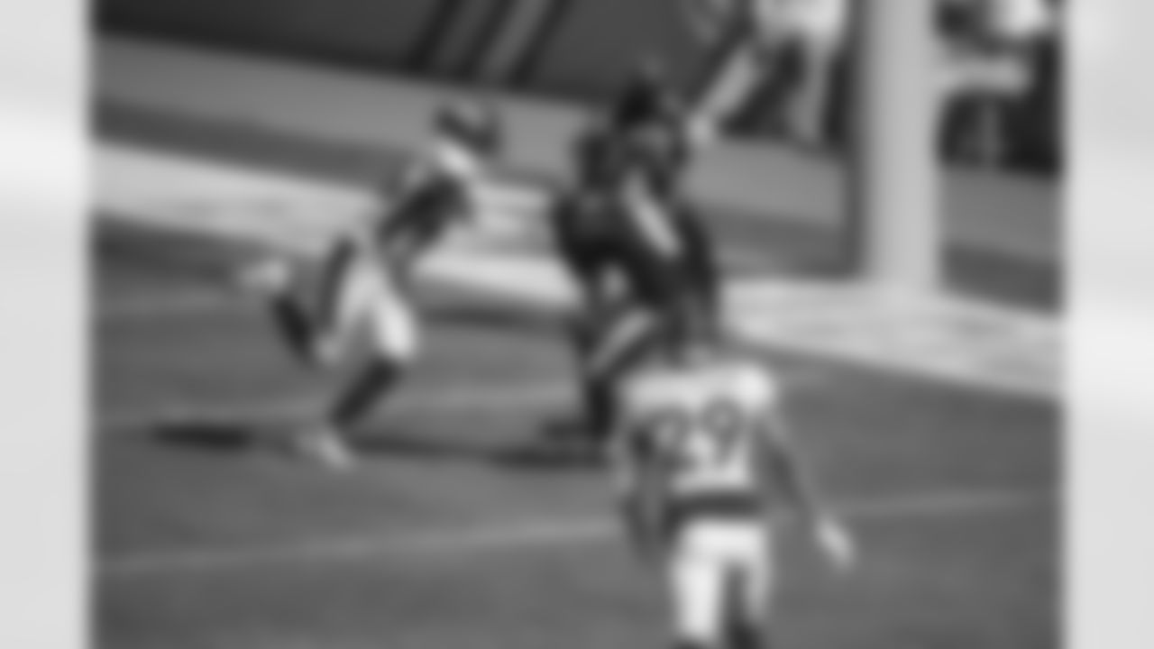 Pittsburgh Steelers wide receiver Diontae Johnson (18) catches a touchdown pass during a regular season game between the Pittsburgh Steelers and the Denver Broncos, Sunday, Sept. 20, 2020 in Pittsburgh, PA. (Caitlyn Epes / Pittsburgh Steelers)