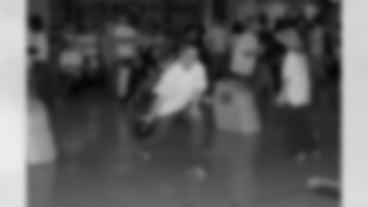 08_BigBrother_Sister_Bowl_93