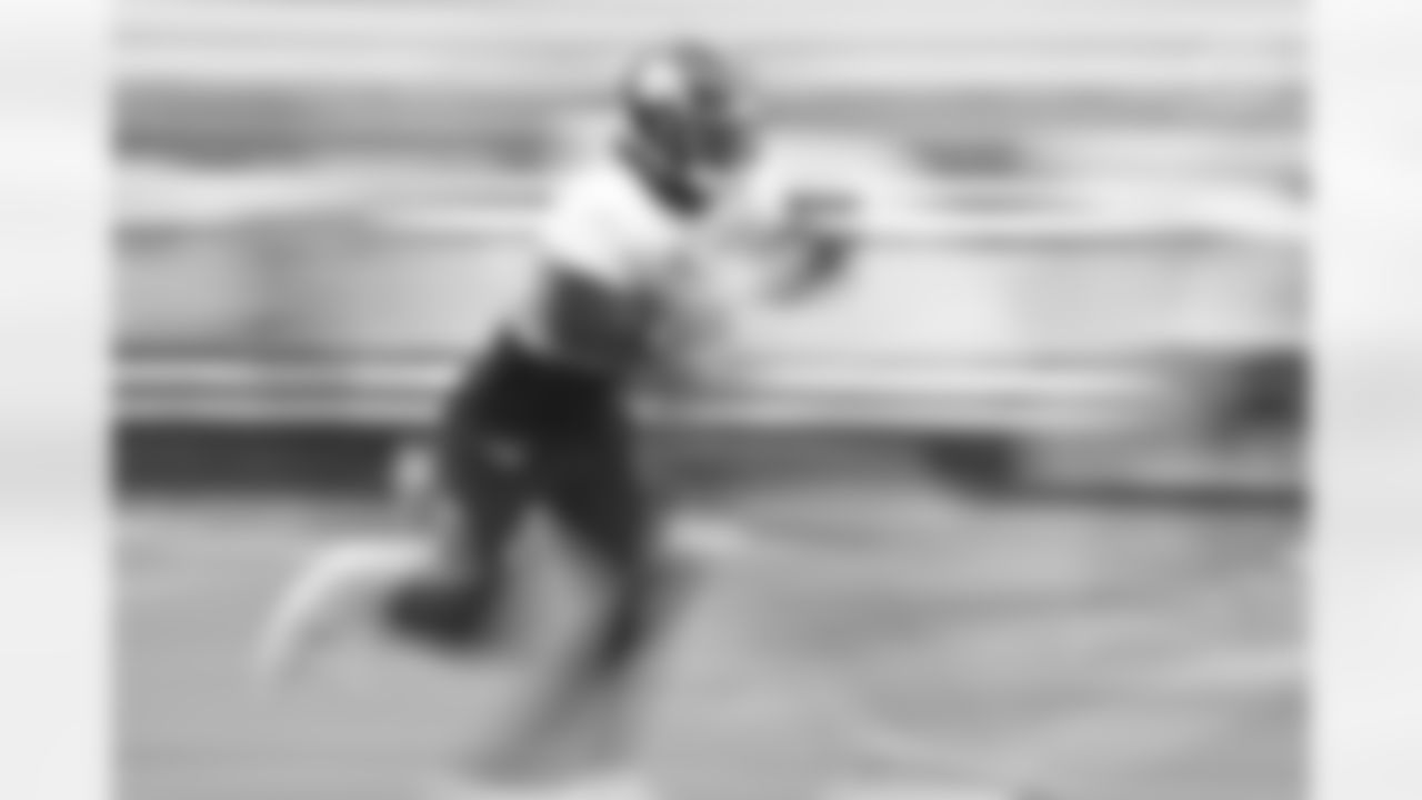 Pittsburgh Steelers running back Najee Harris (22) trains at Heinz Field during the 2021 Steelers Camp, Thursday, Aug. 19, 2021 in Pittsburgh, PA. (Karl Roser / Pittsburgh Steelers)