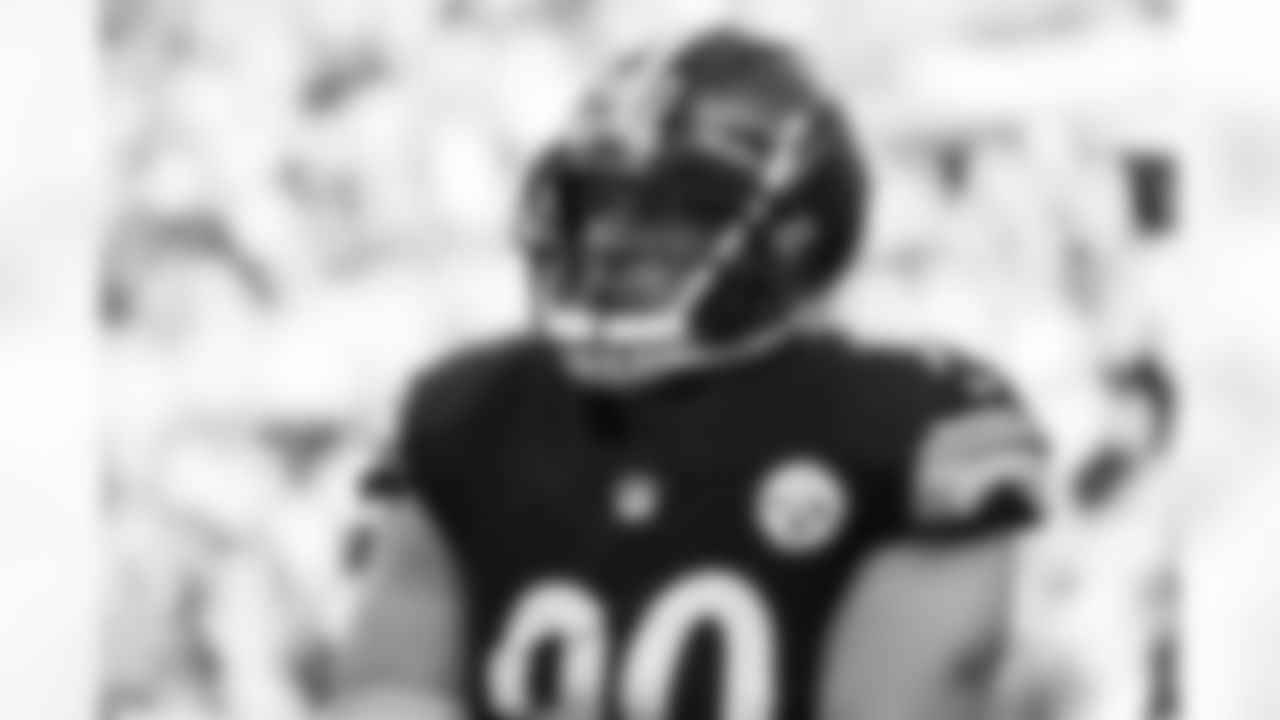 Pittsburgh Steelers linebacker T.J. Watt (90) during a regular season game between the Pittsburgh Steelers and the Denver Broncos, Sunday, Oct. 10, 2021 in Pittsburgh, PA. The Steelers beat the Broncos 27-19. (Caitlyn Epes / Pittsburgh Steelers)