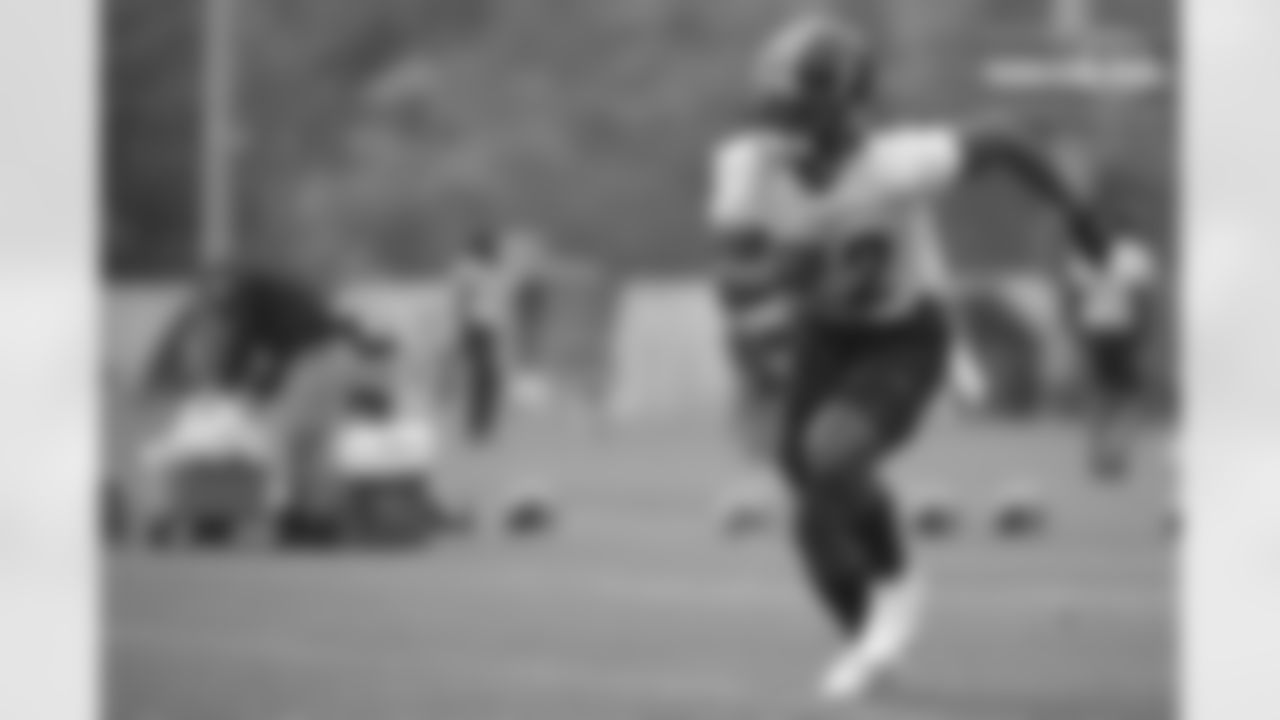 Pittsburgh Steelers running back Najee Harris (22) practices at the UPMC Rooney Sports Complex during rookie minicamp, Sunday, May 16, 2021 in Pittsburgh, PA. (Caitlyn Epes / Pittsburgh Steelers)