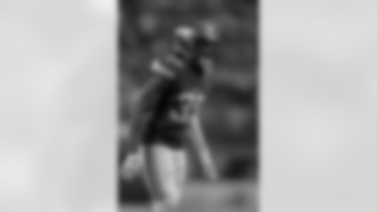 CB Chandon Sullivan