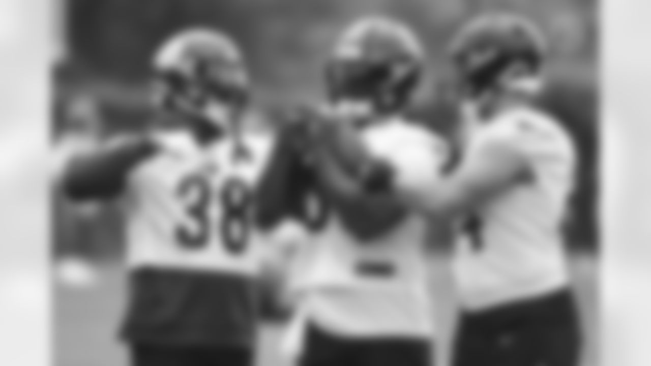 Pittsburgh Steelers running back Jaylen Samuels (38), Pittsburgh Steelers running back Trey Edmunds (33) and Pittsburgh Steelers fullback Derek Watt (44) during practice at the UPMC Rooney Sports Complex preparing for a Week 2 matchup against the Las Vegas Raiders, Wednesday, Sept. 15, 2021 in Pittsburgh, PA. (Caitlyn Epes / Pittsburgh Steelers)