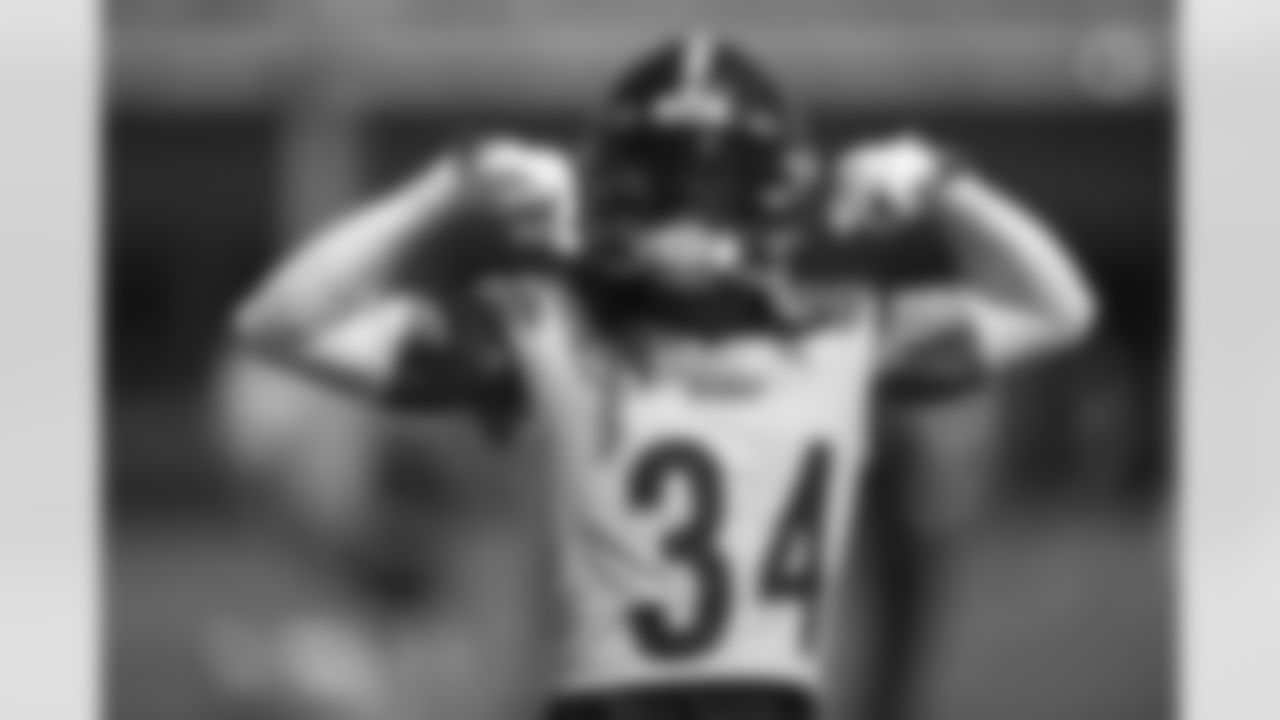 Pittsburgh Steelers safety Terrell Edmunds (34) participates in the Organized Team Activities (OTAs), Tuesday May 31, 2022 at the UPMC Rooney Sports Complex. (Karl Roser / Pittsburgh Steelers)