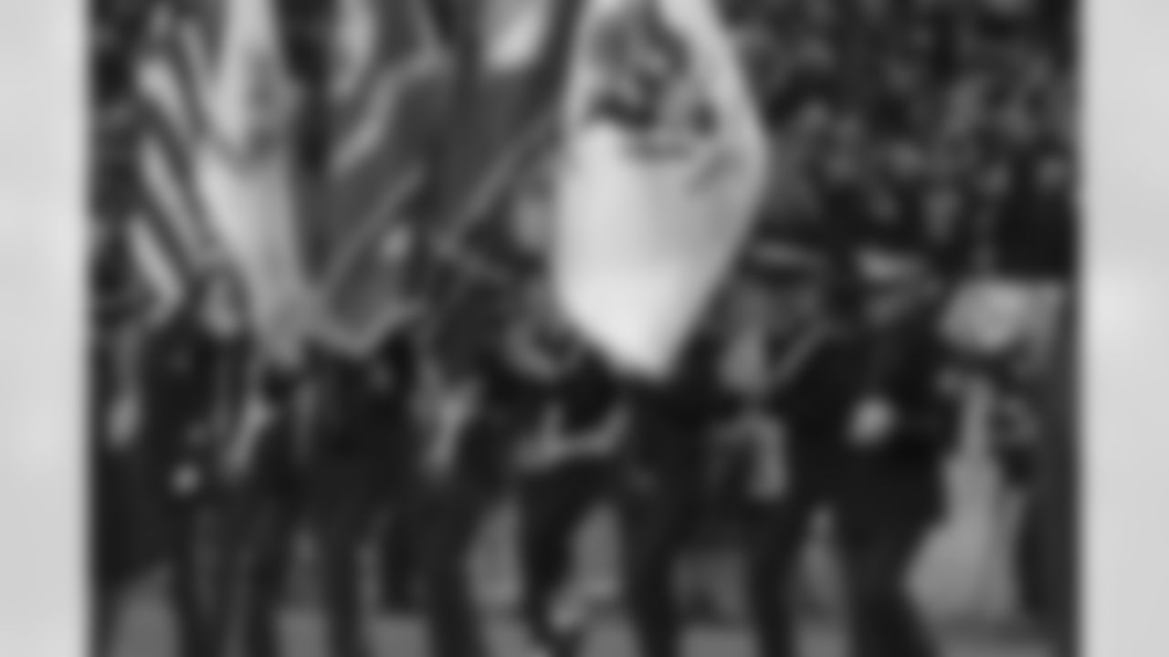 08_BAL3_colorguard