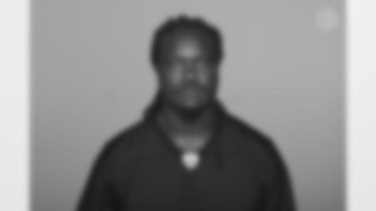 Pittsburgh Steelers linebacker Melvin Ingram III (8)