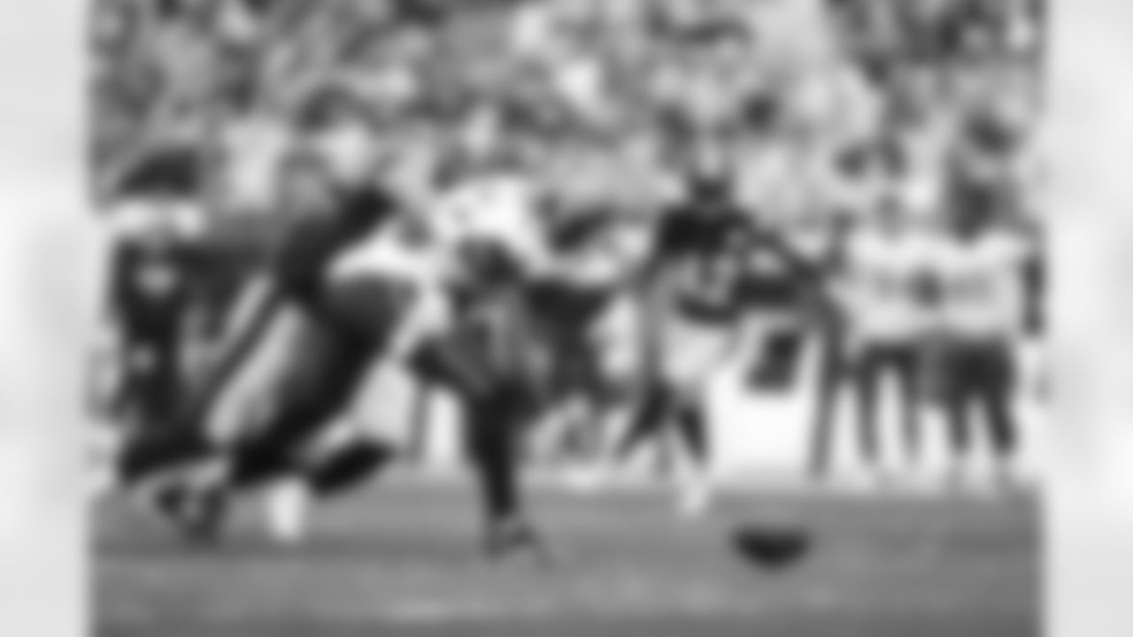 during a regular season game between the Pittsburgh Steelers and the Tampa Bay Buccaneers, Sunday, Oct. 16, 2022 in Pittsburgh, PA. (Abigail / Pittsburgh Steelers)