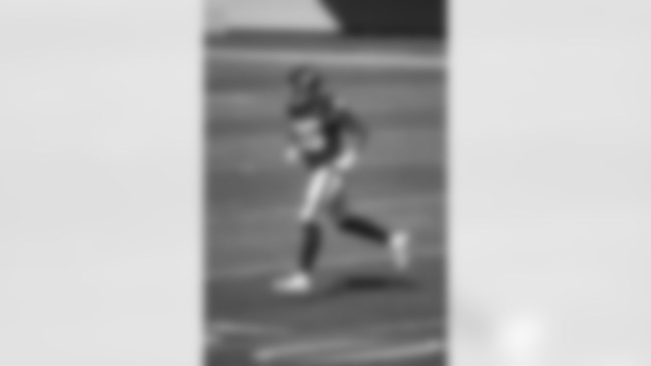 TE Marcus Baugh