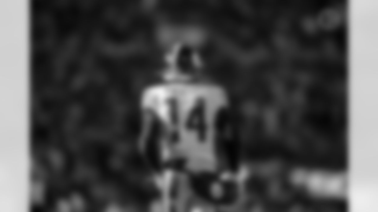 Pittsburgh Steelers wide receiver George Pickens (14) during a regular season game between the Pittsburgh Steelers and the Carolina Panthers, Sunday, Dec. 18, 2022 in Charlotte, NC. The Steelers defeated the Panthers 24-16. (Taylor Banner / Pittsburgh Steelers)