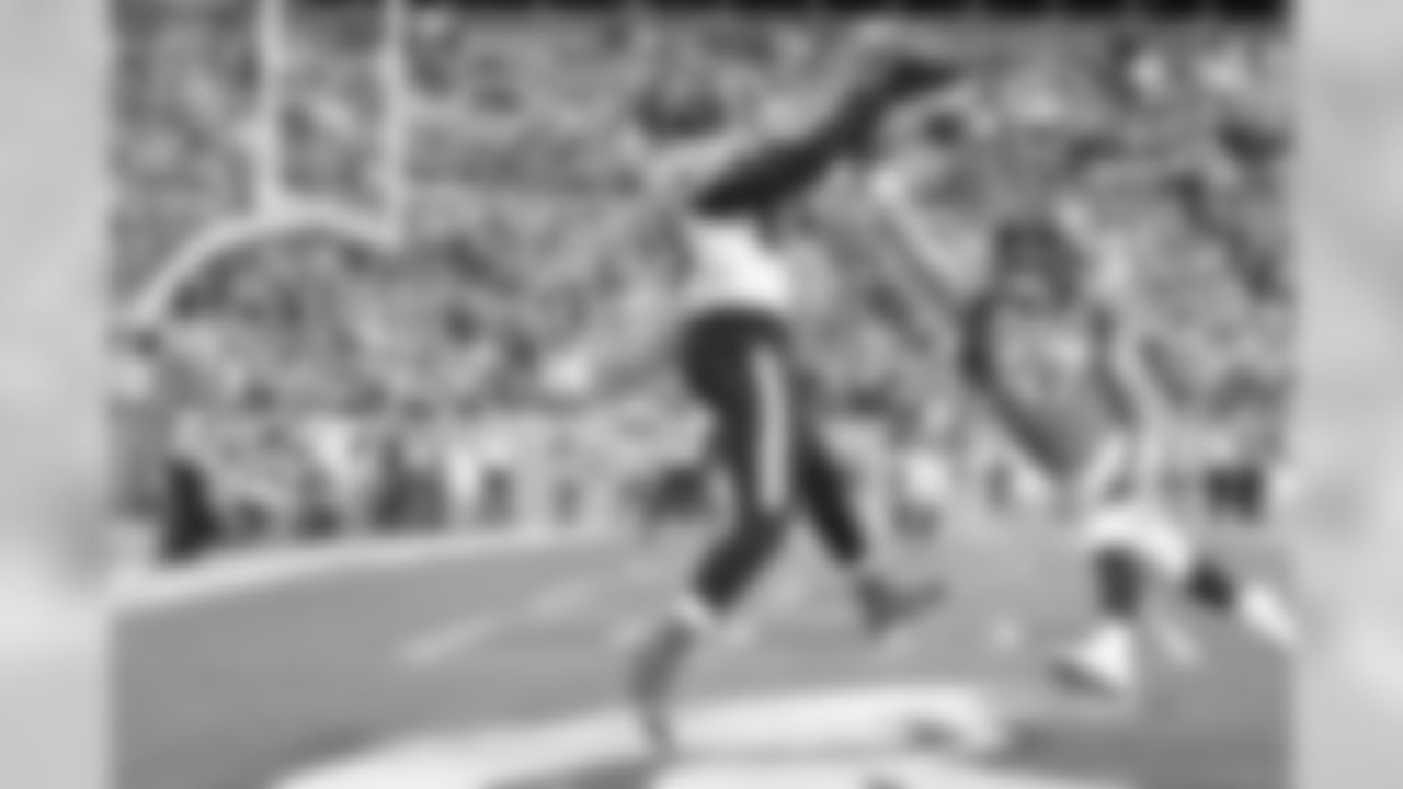 TE, Jordan Thomas, 83
