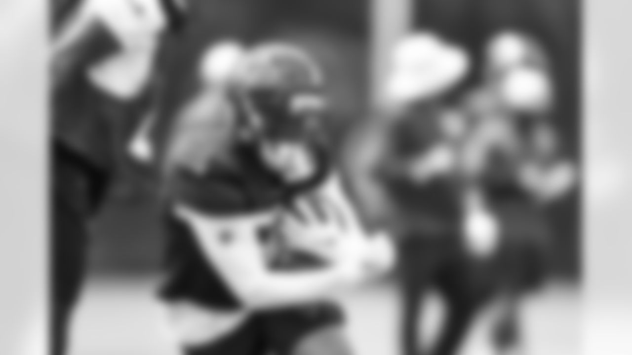 2021_0826_TrainingCamp_Practice22_edits_0031