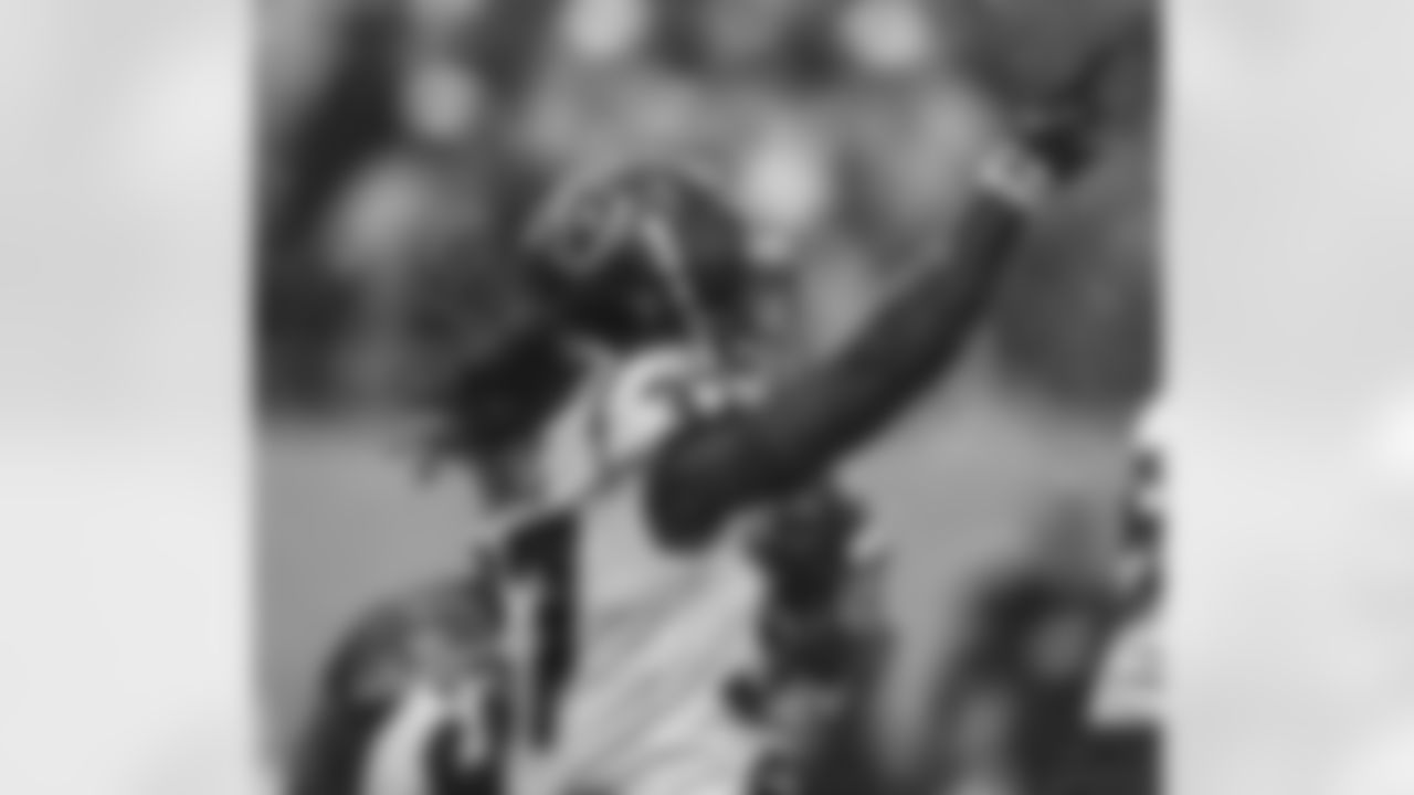An image from the regular season week 11 game against the Tennessee Titans at Nissan Stadium in Nashville, TN, on Nov. 21, 2021.