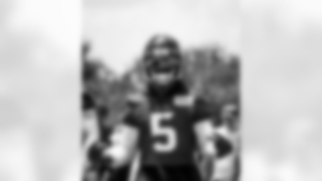 HOUSTON, TX - JUNE 9: Texans practice at the Houston Methodist Training Center.