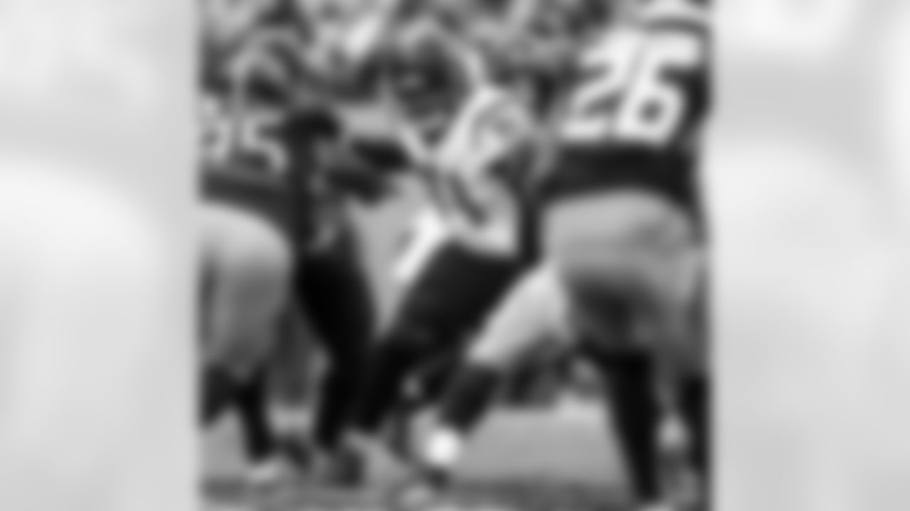 An image from the regular season week 11 game against the Tennessee Titans at Nissan Stadium in Nashville, TN, on Nov. 21, 2021.
