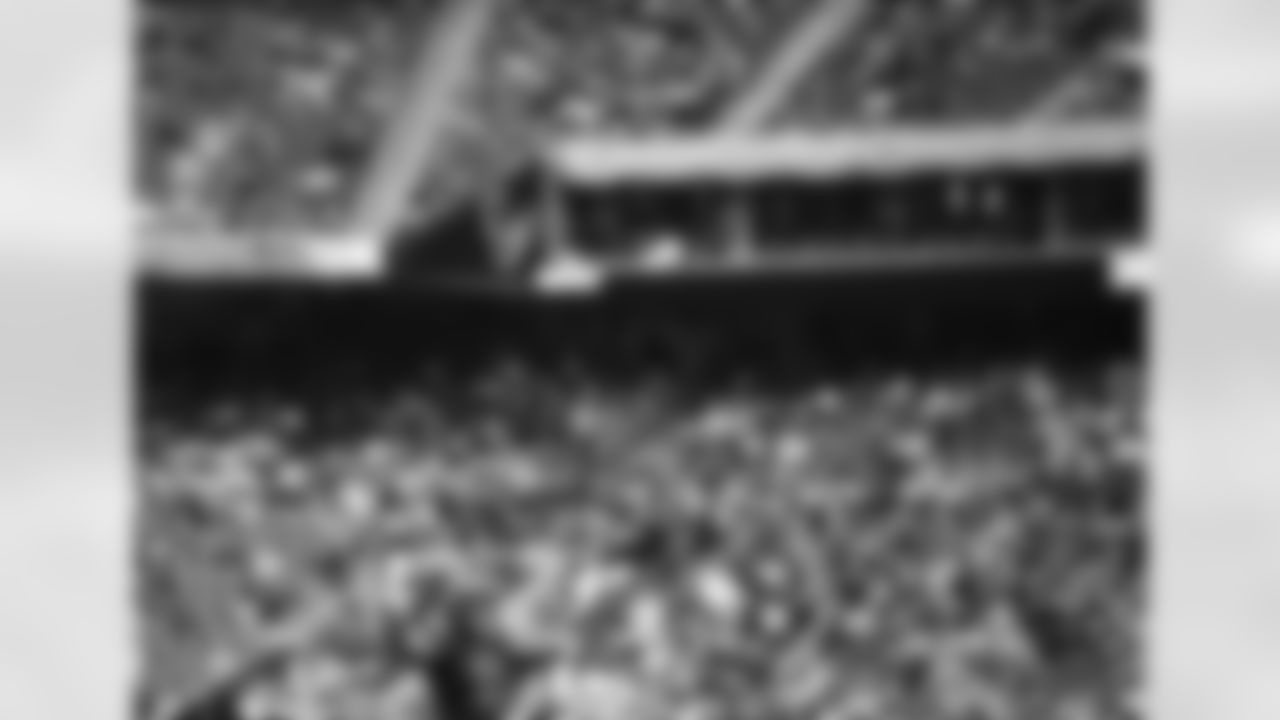 An image from the regular season week 16 game against the Los Angeles Chargers at NRG Stadium in Houston, TX on Dec. 26, 2021.