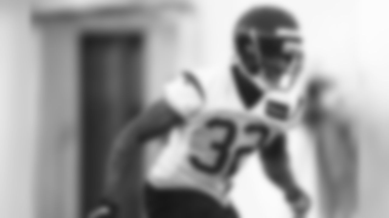 CB, Lonnie Johnson, Jr., 32