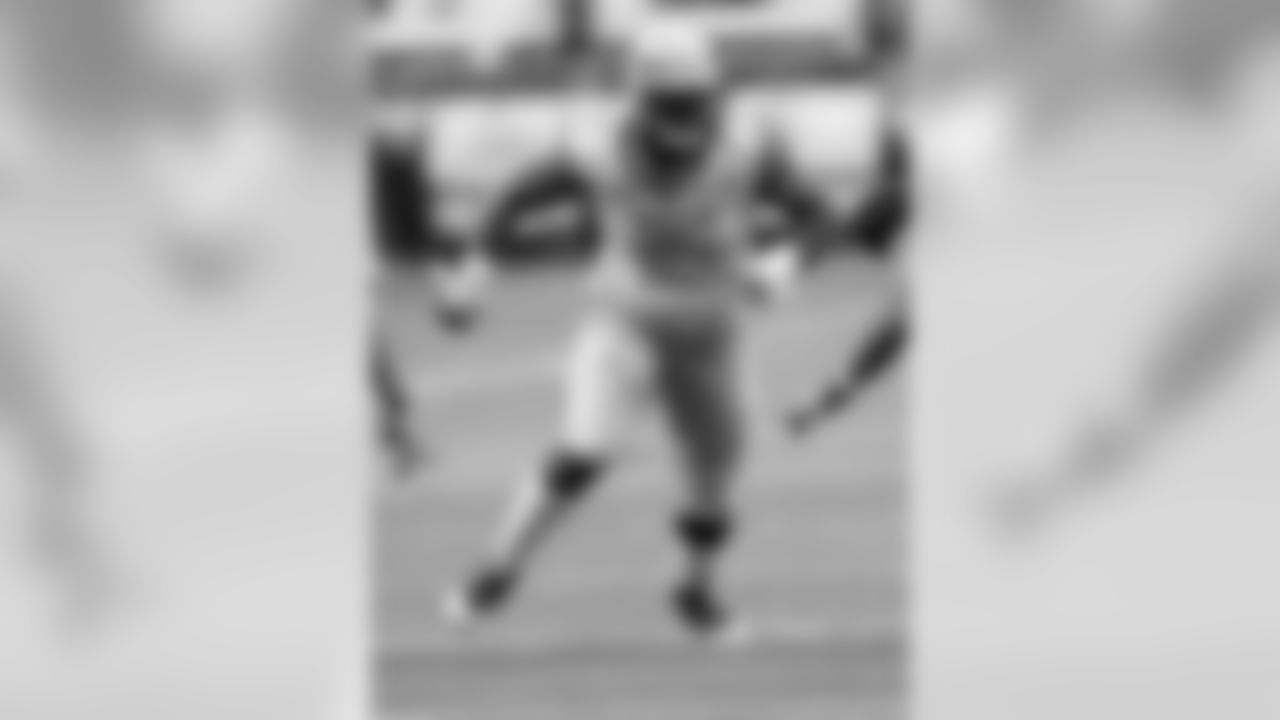 Combine Update: Thought the best part of Edwards' weekend was the on-the-field work...change of direction was outstanding...showed some power and burst...did put up 32 reps at 225...10' broad jump...good, not great weekend...Report: Faced Auburn's Greg Robinson in the 2013 BCS Championship Game and had moments where he dominated…dad played at Florida State and in NFL…true 4-3 DE but could play 5 technique in odd fronts on occasion…prototype 3-4 DE with ability to bump out to wide 9 in a 4-3...think he's better served in a role like JJ Watt's with the Houston Texans...plays with power and violence when motivated...worried that he only shows up when he wants…can apparently do a standing back flip