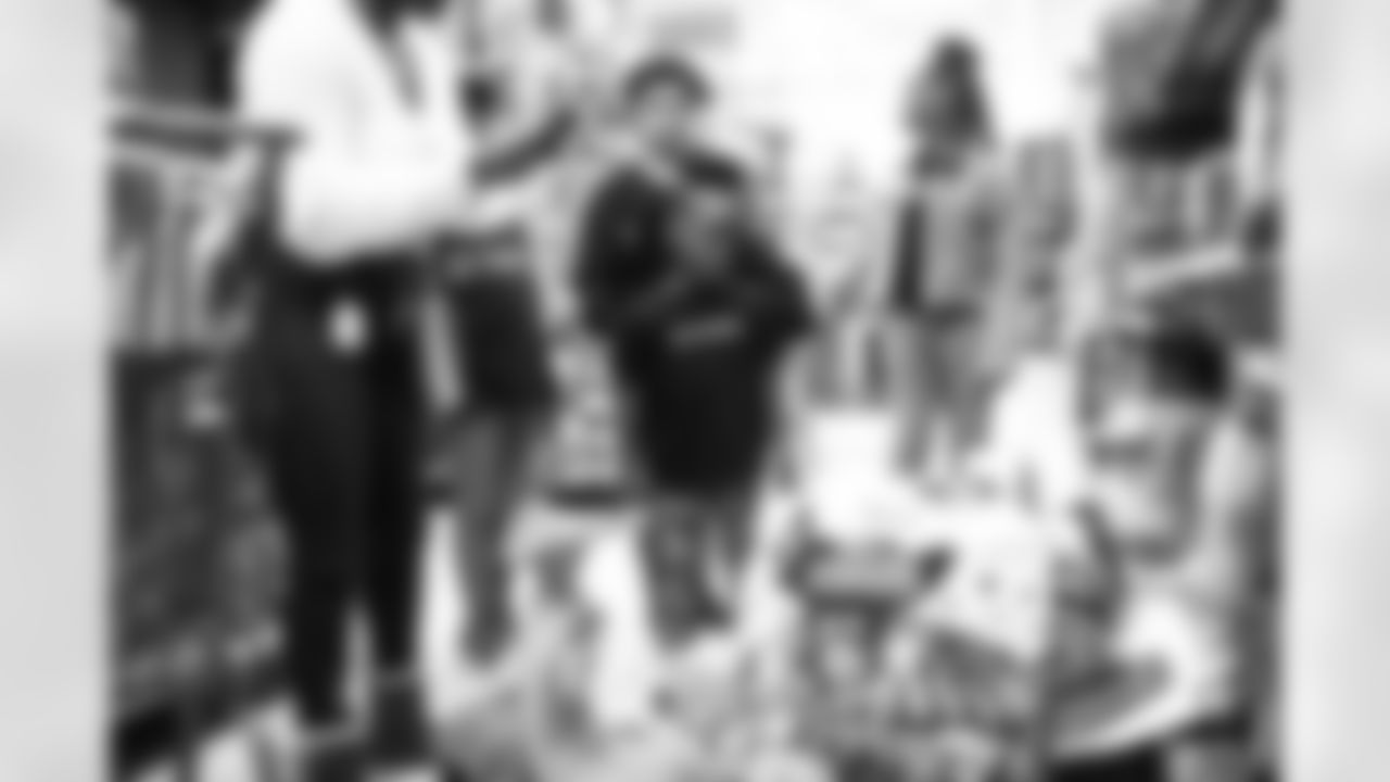 An image from Laremy's shopping event in Houston, TX on Dec. 21, 2021.