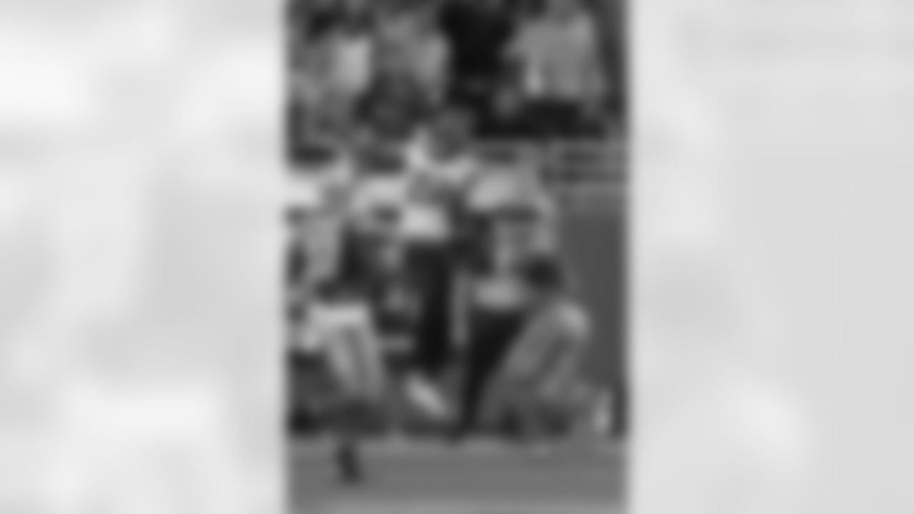 ball_TexansLionsMW_0538