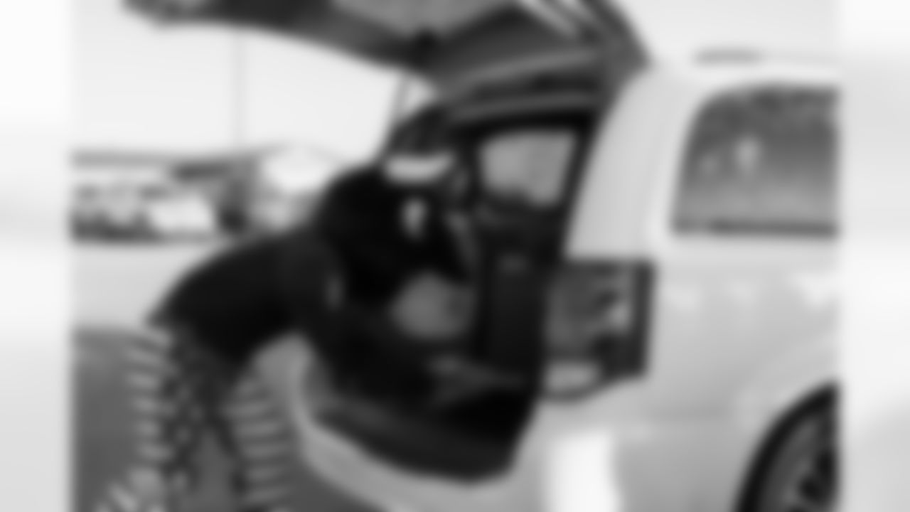 0036_TexansUSOThanksgiving_111920_MCW