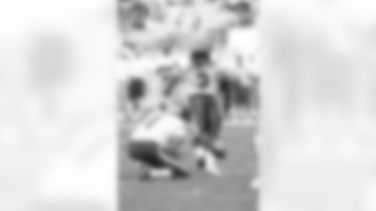 Brown kick_H1K7289