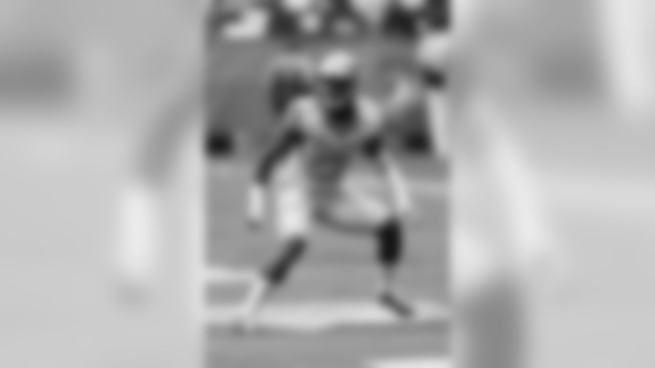 Combine Update: Like many of his CB counterparts, he put together a solid workout...4.57 at nearly 200 lbs. was a tad disappointing but his 40" vertical, 11' broad jump were Top 5 in the entire DB group...still think I'd put him at safety but that's just me...excellent weekend for the former Nole...Report: Love his length…2014 BCS National Champ. Game Defensive MVP…smooth athlete who changes direction exceptionally well...former high school safety who could star at safety when his corner time is up.