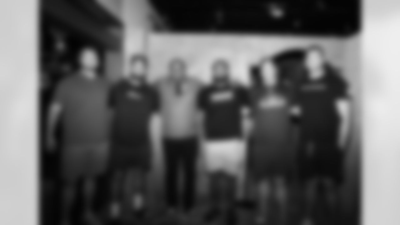 An image from the Texans Legends event with the rookies at Puttery in Houston, TX.