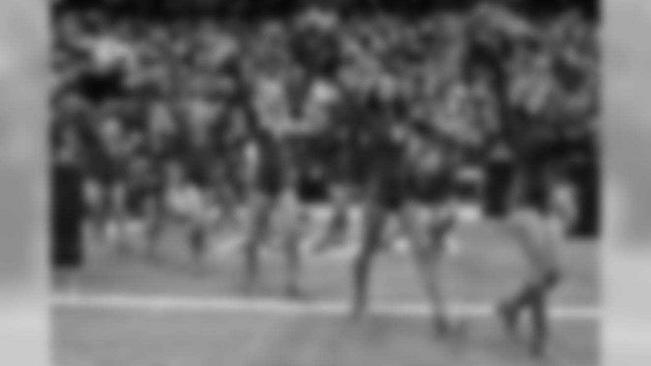 Cheerleader photos: Texans vs. Patriots