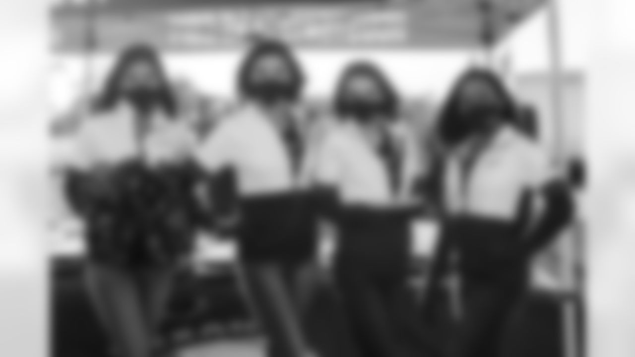 0068_Texans-USOThanksgiving_111920_MCW