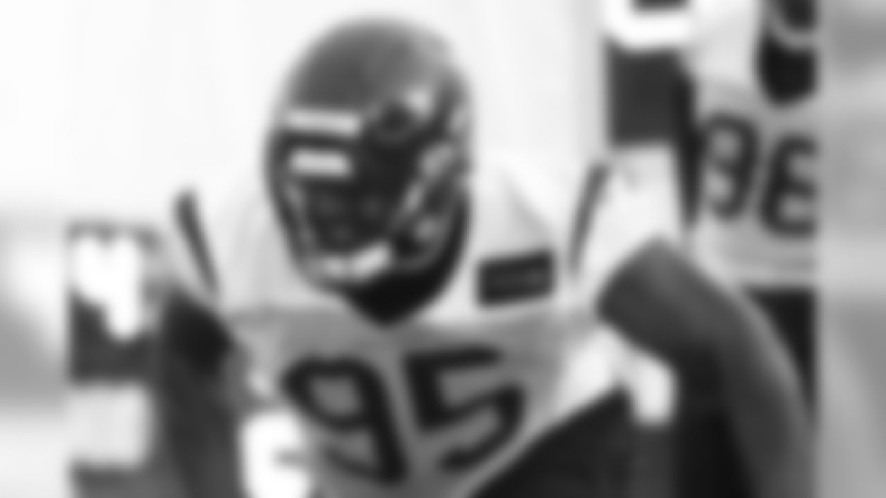 DE, Johnny Dwight, 95