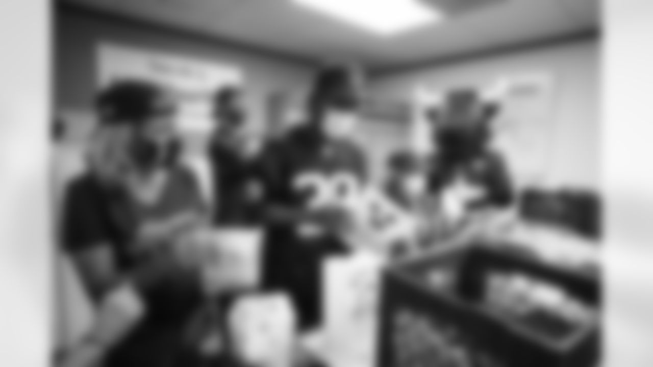 An image from the Campeón de la Comunidad - Kids Meals Community Event at Kids Meal in Houston, TX on Oct. 12, 2021.
