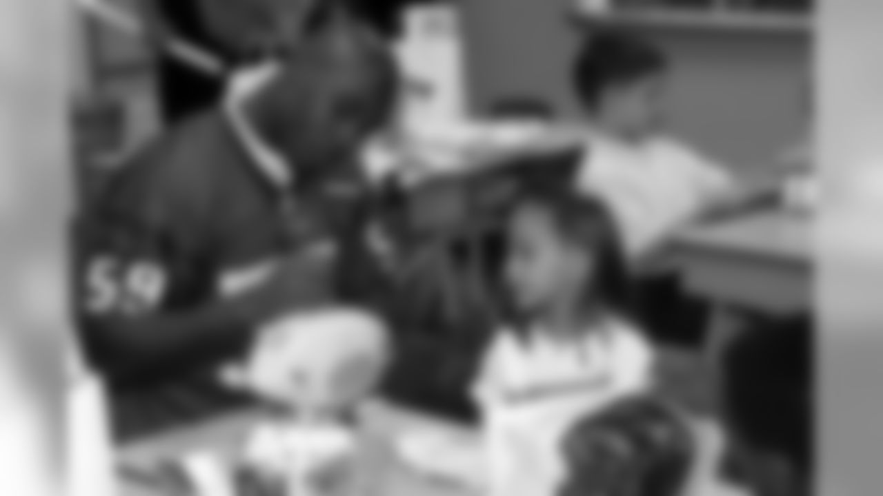 "Take a Texan to School Day" with DeMeco Ryans