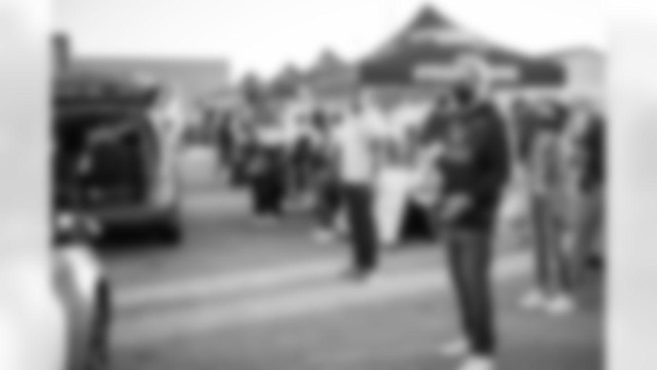 0168_Texans-USOThanksgiving_111920_MCW