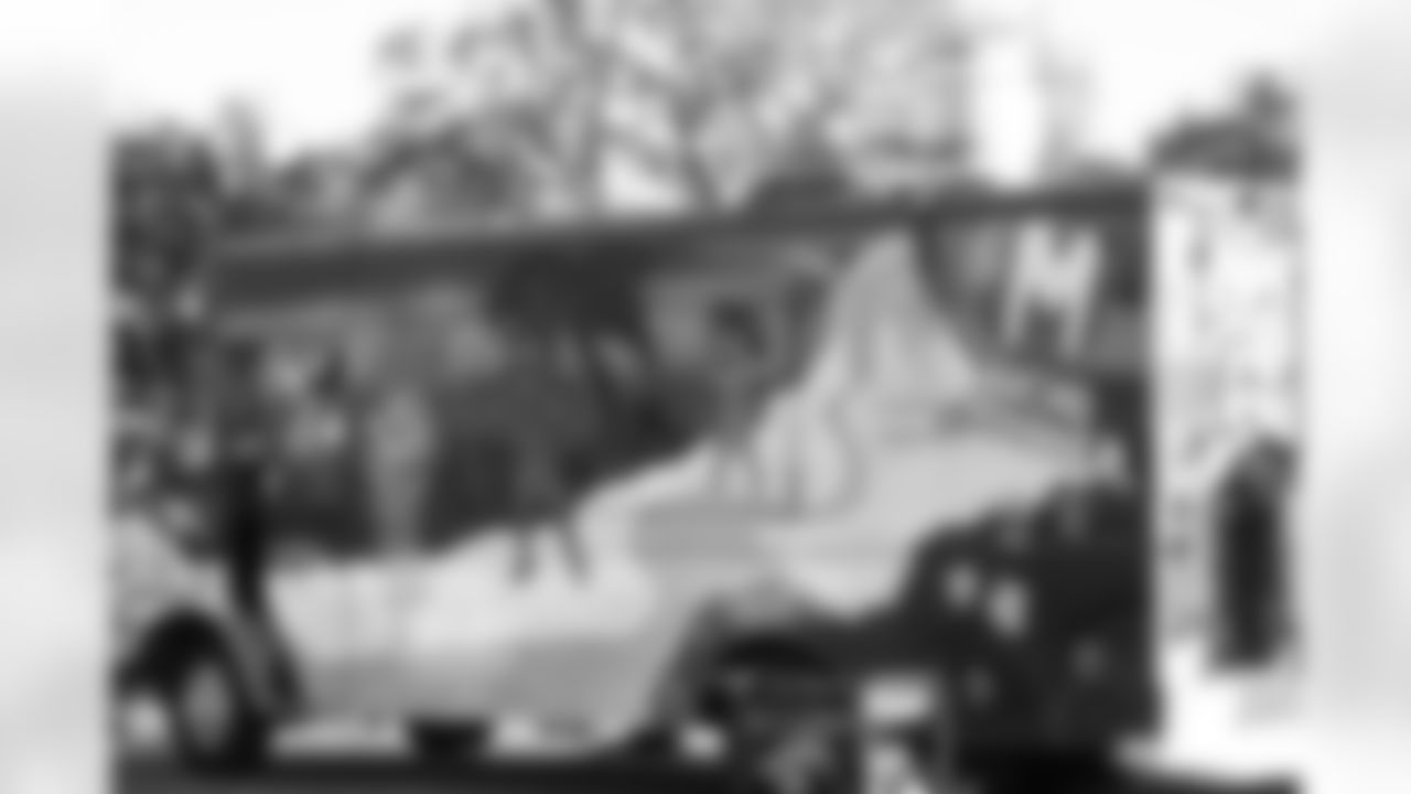 An image from the Feb. 23, 2021 CD Winter Storm Relief Food Trucks event at Edgewood park in Houston, TX.