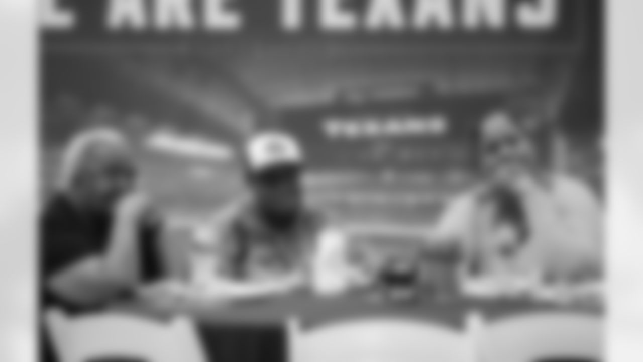 2022_1114_CorporateDevelopment_FamilyFinancialLiteracyNight_0081