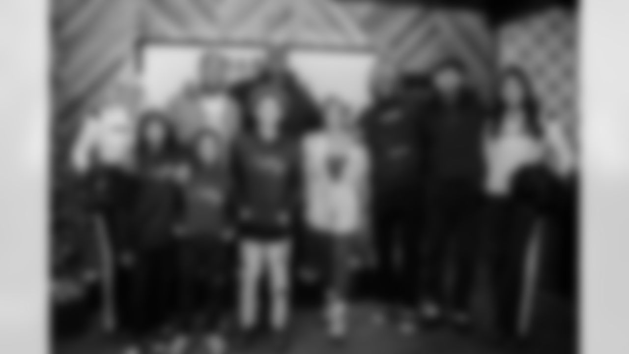 2022_1121_CD_LaremyTunsilLittleWoodrows_0057