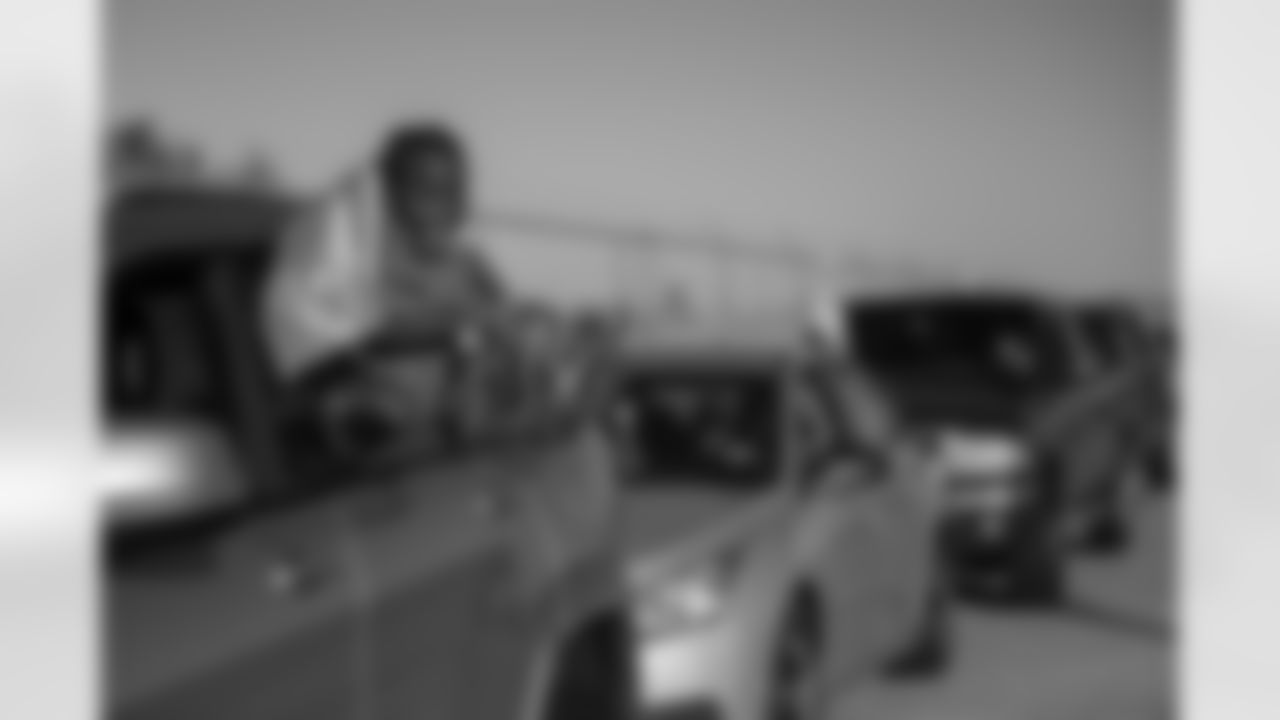 0008_TexansUSOThanksgiving_111920_MCW