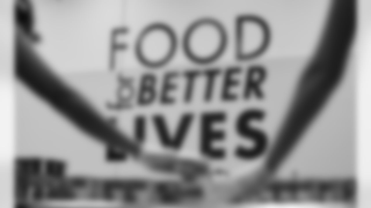 An image from the Apr. 10, 2021 HTC Alumni Houston Food Bank Giving Back event in Houston, TX.