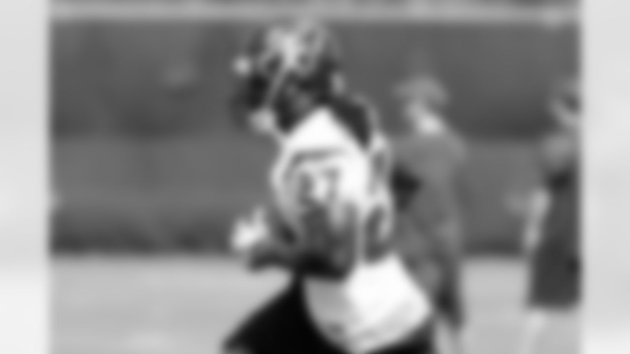 Running back Chris Henry