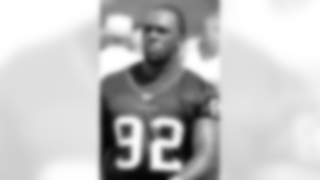 Defensive tackle Earl Mitchell